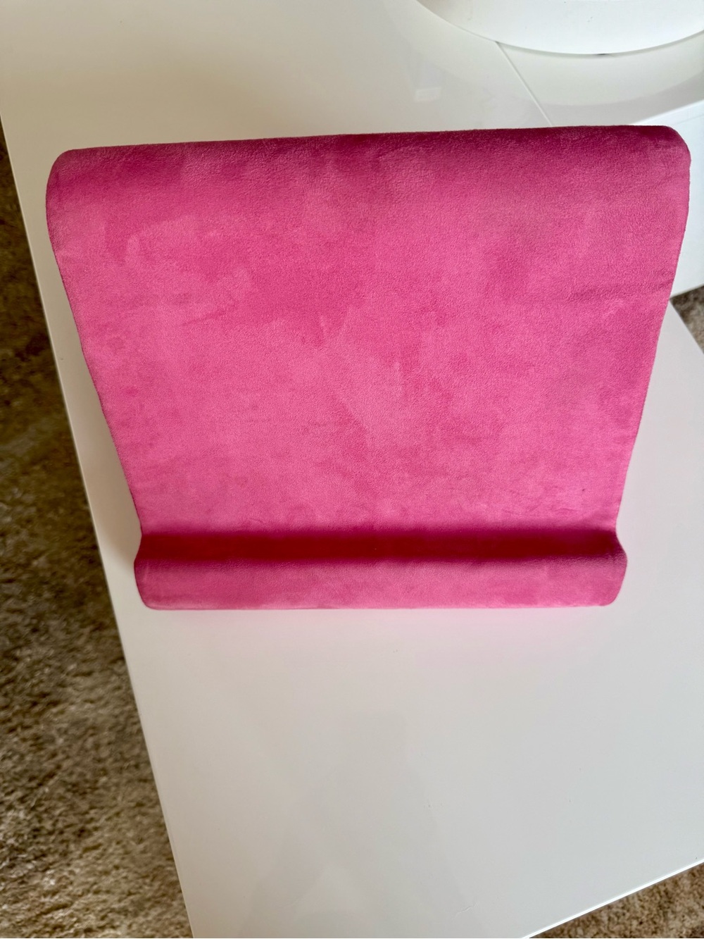 BACK-2-school MUST HAVE Flippy Pink pillow stand for reading & electronic device - Picture 6 of 9